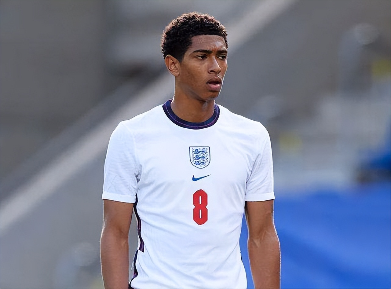 天赋！路易斯作为菜鸟教练，执教弗拉门戈仅14个月收获5冠