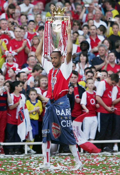 川超自贡队提前出线，奥运冠军高敏献花，全队坐摩托车巡游