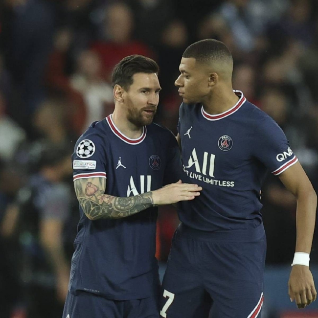 德泽尔比：我没和国米接触过；路易斯-恩里克需要信任