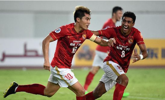 莱奥一剑封喉，AC米兰1-0复仇拉齐奥，登顶意甲积分榜坐山观虎斗