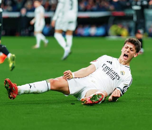 美媒晒图盛赞威少：他在国王，就好像一辆布加迪停在贫民窟