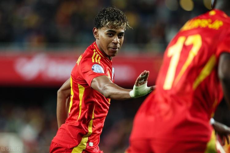 尤文客战紫百合大名单：伊尔迪兹领衔，凯利、卡瓦尔回归