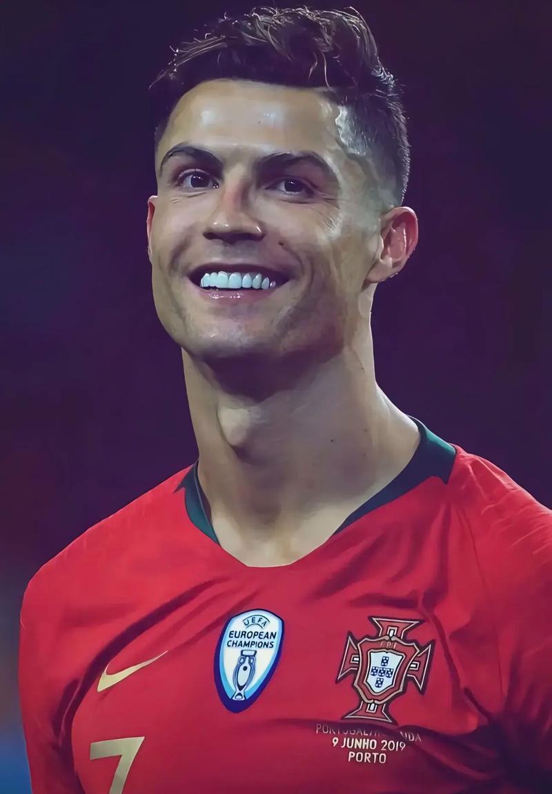 图片报：尤文和费内巴切想冬窗签磁卡，但球员不考虑提前离队