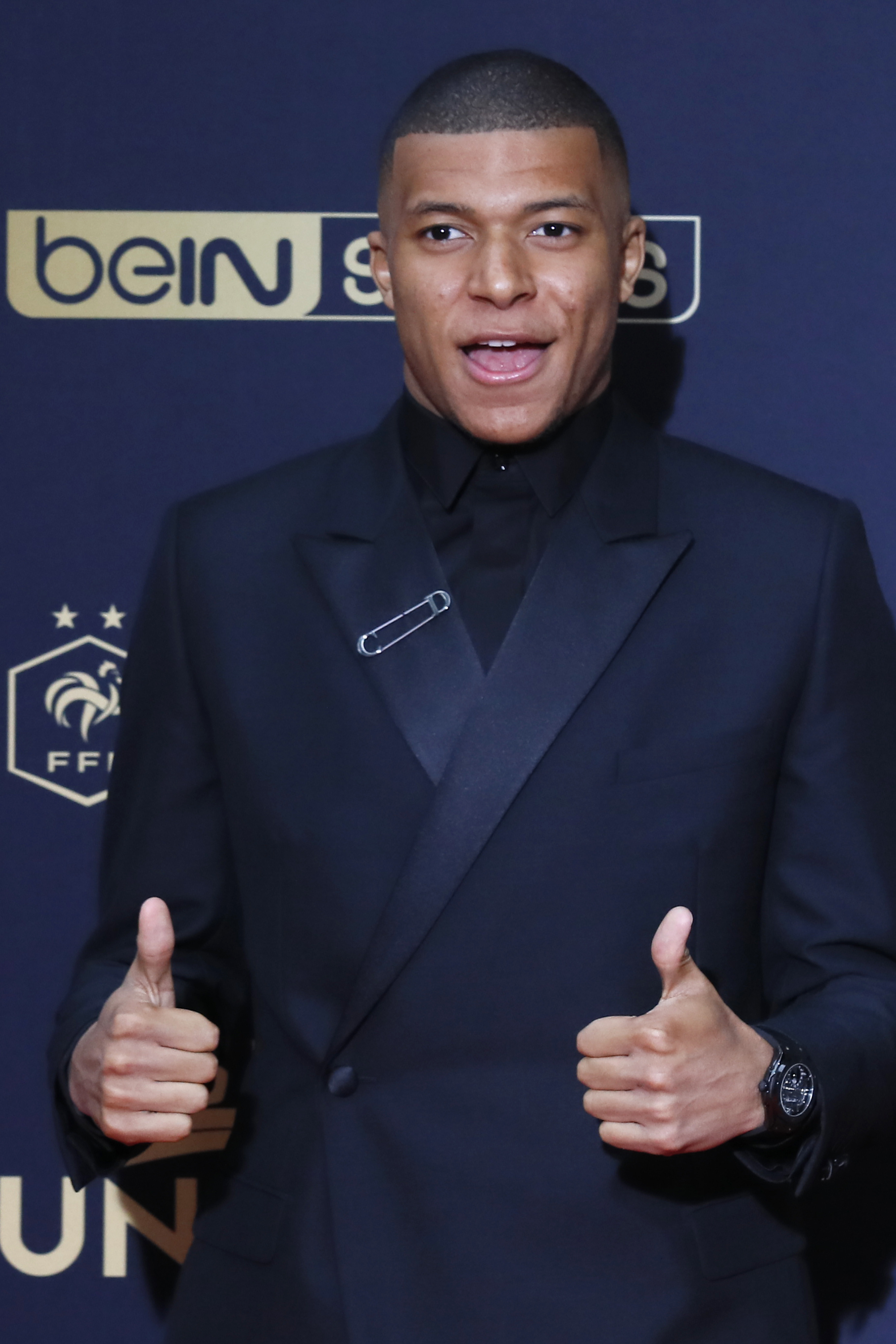 荷媒：范黑克不想与布莱顿续约，热刺和纽卡在关注他的情况